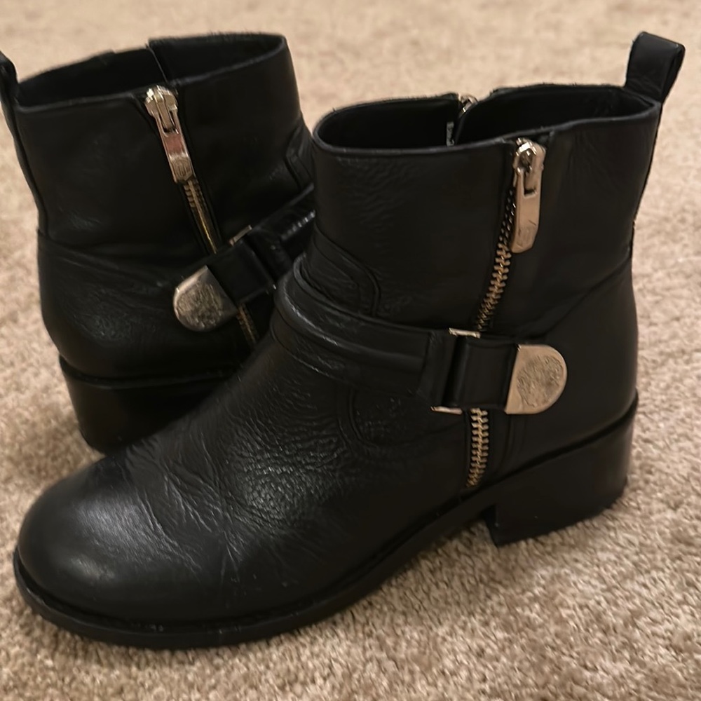 Vince Camuto leather booties size 6.5